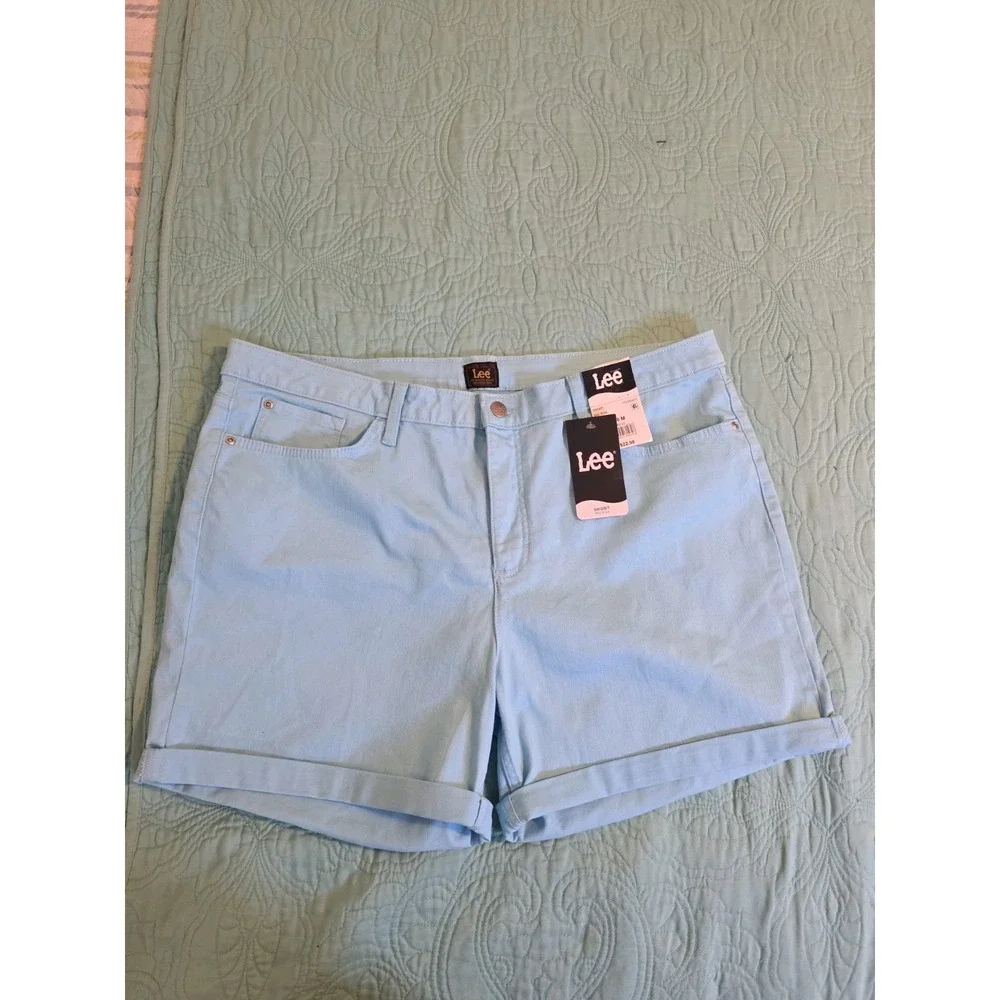 Lee Women's Size 22 Blue M Mid Rise Soft‎ Comfort Waistband Stretch Shorts